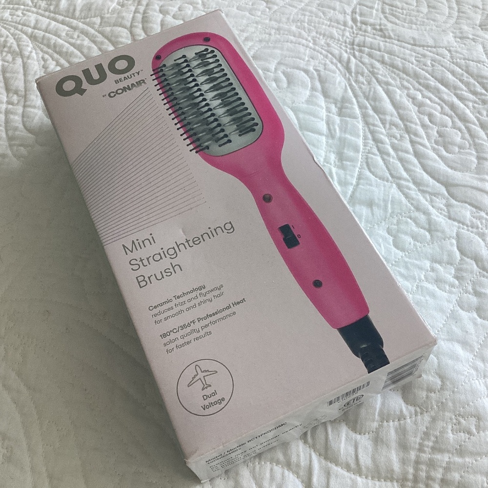 QUO BEAUTY BY CONAIR MINI STRAIGHTENING BRUSH